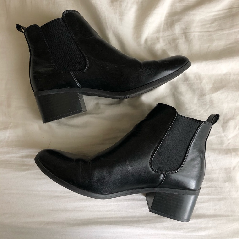 Black Chelsea Boots